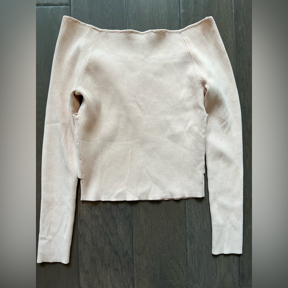 Zara Knit Pink Criss Cross Off the Shoulder
Ribbed Pink Long Sleeve Top - Picture 4 of 7